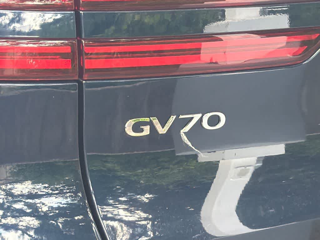 Used 2023 Genesis GV70 2.5T w/ Advanced Package AWD/4WD image 12