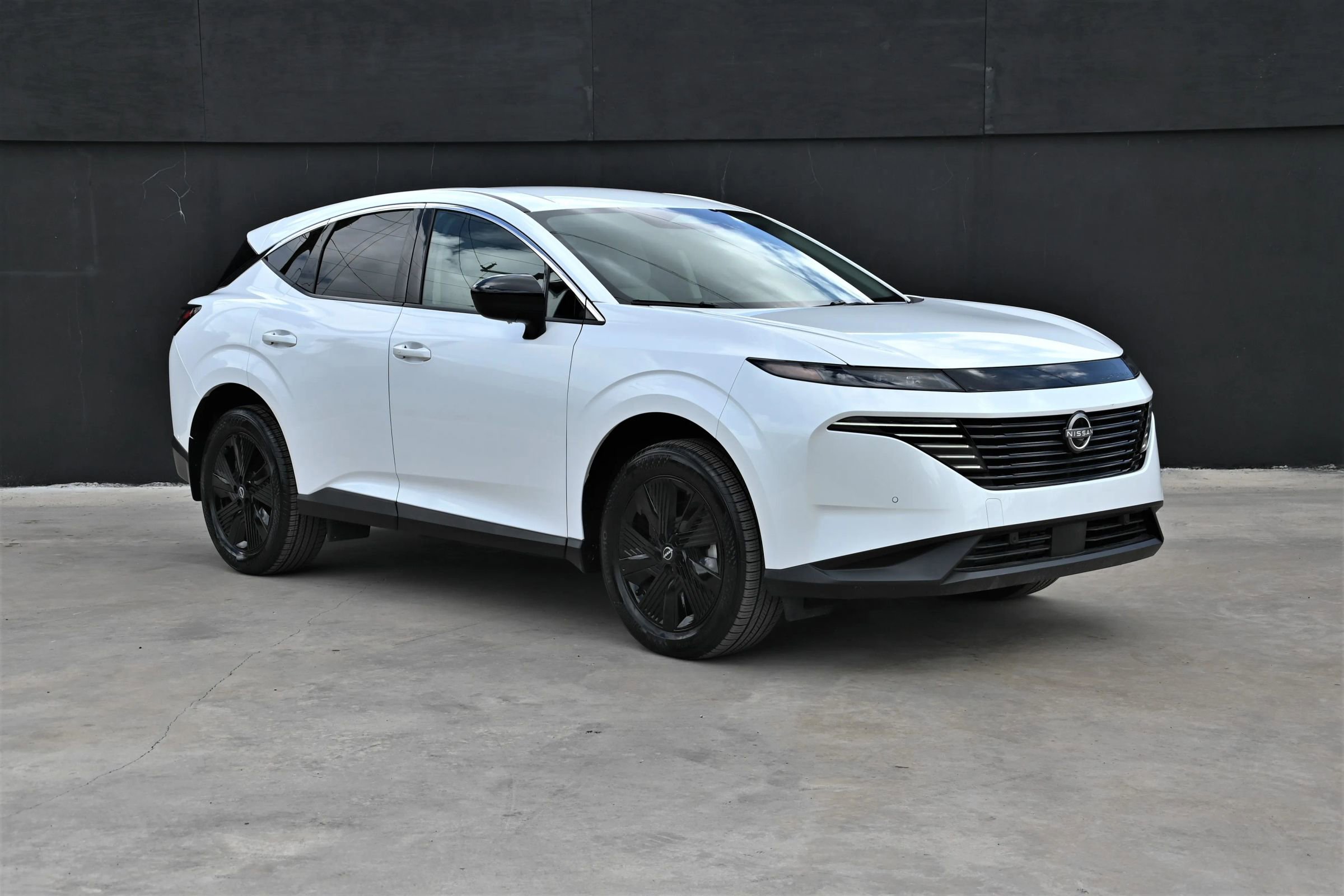 Used 2025 Nissan Murano SV FWD image 1