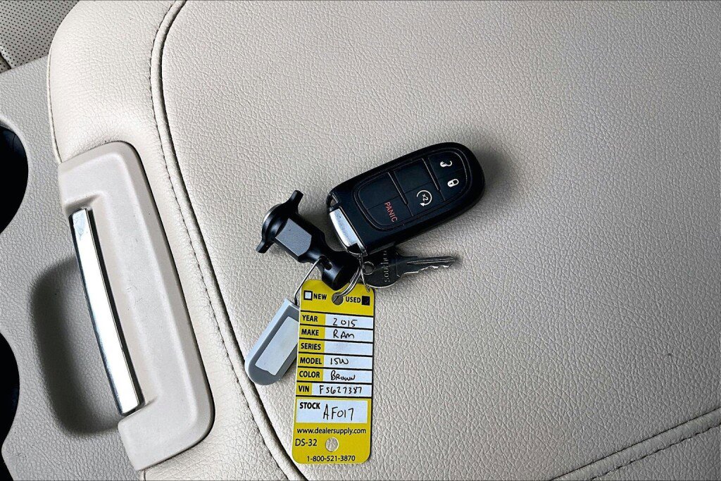 Used 2015 RAM 1500 Laramie w/ Convenience Group image 18