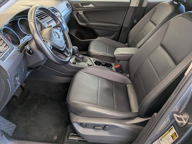 Used 2018 Volkswagen Tiguan SEL AWD/4WD image 17