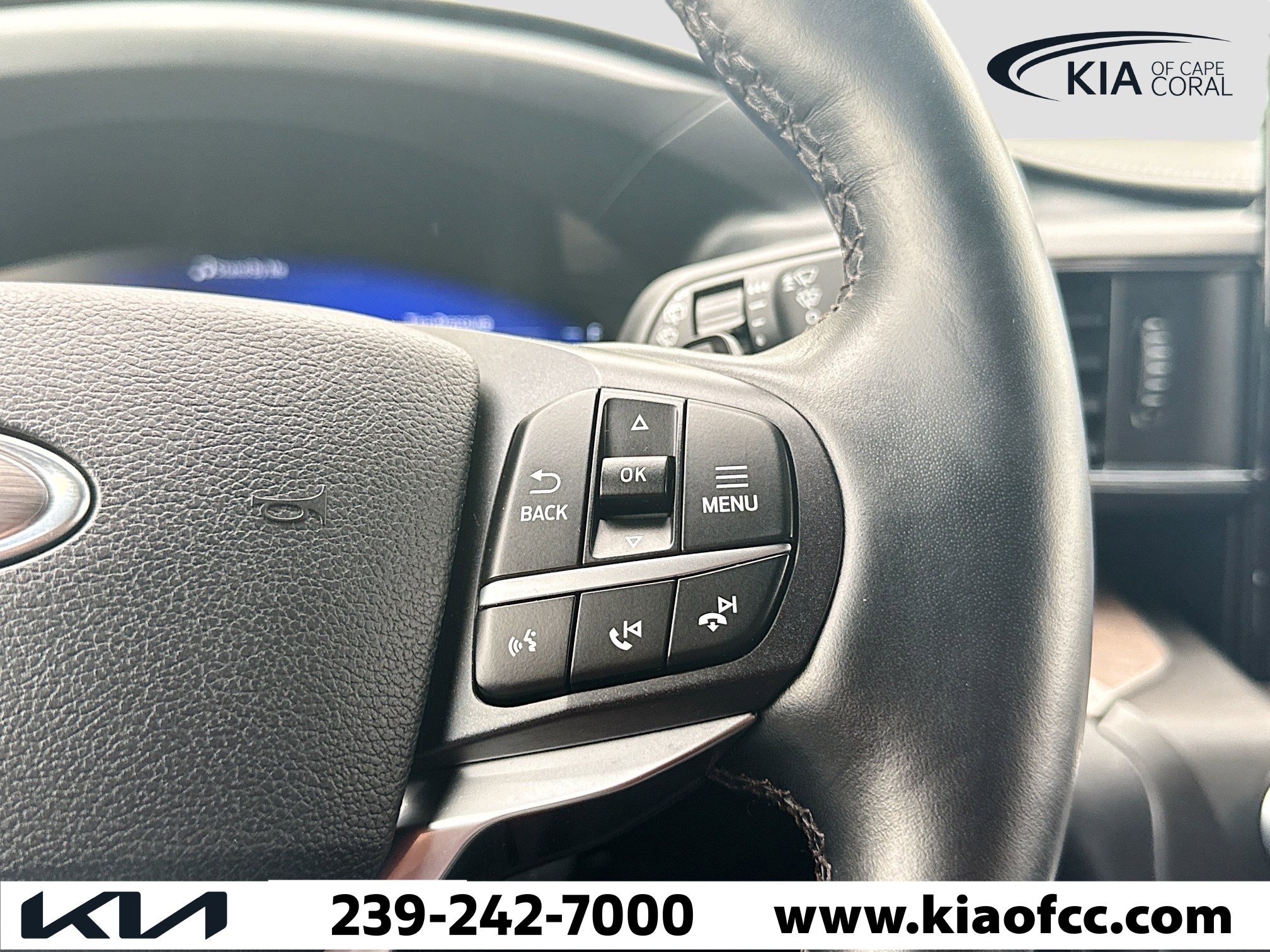 Used 2020 Ford Explorer Platinum w/ Premium Technology Package image 39