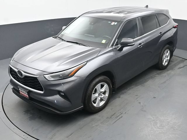Certified 2024 Toyota Highlander LE AWD/4WD image 40
