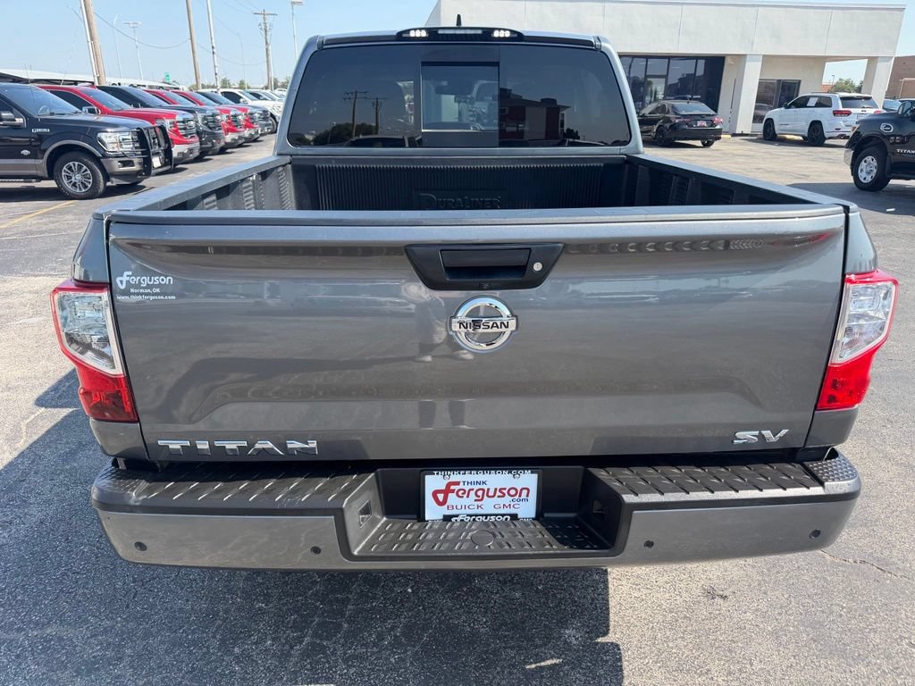 Used 2022 Nissan Titan SV RWD image 14