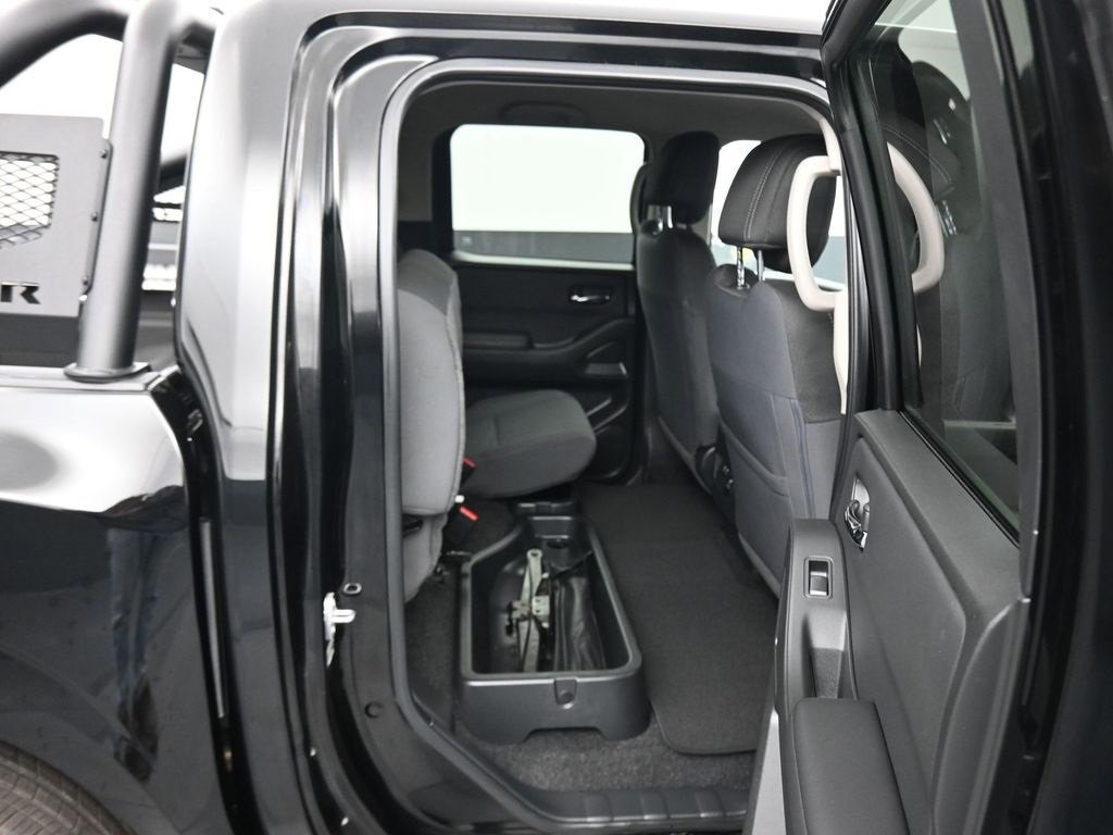 Used 2024 Nissan Frontier SV w/ SV Convenience Package image 39