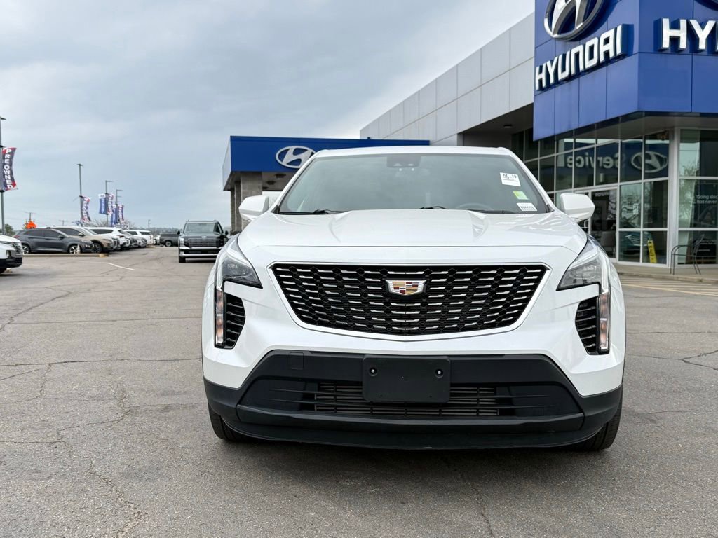 Used 2023 Cadillac XT4 Luxury w/ Cold Weather Package image 2