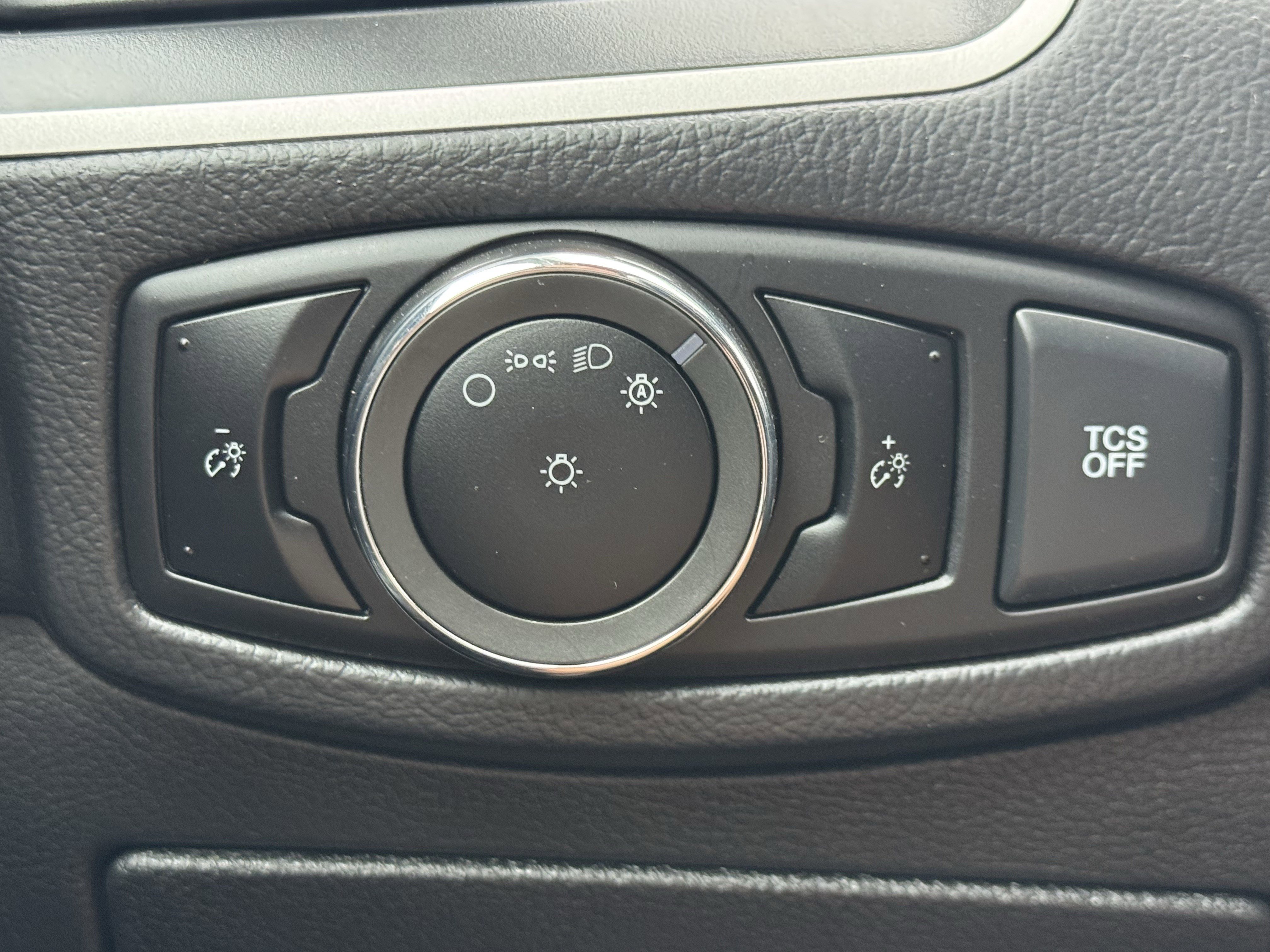 Certified 2024 Ford Edge SE image 23