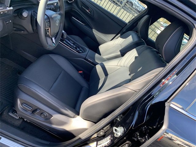 Used 2025 Toyota Crown Signia image 18