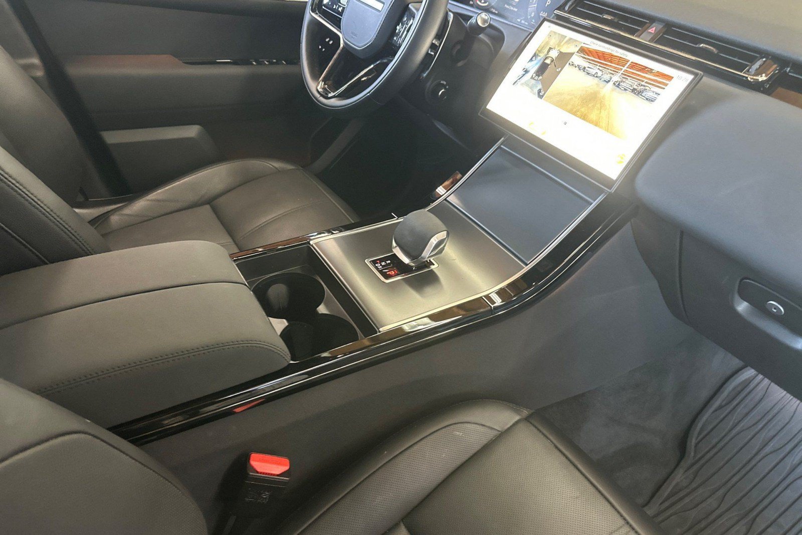 Certified 2026 Land Rover Range Rover Velar S AWD/4WD image 18