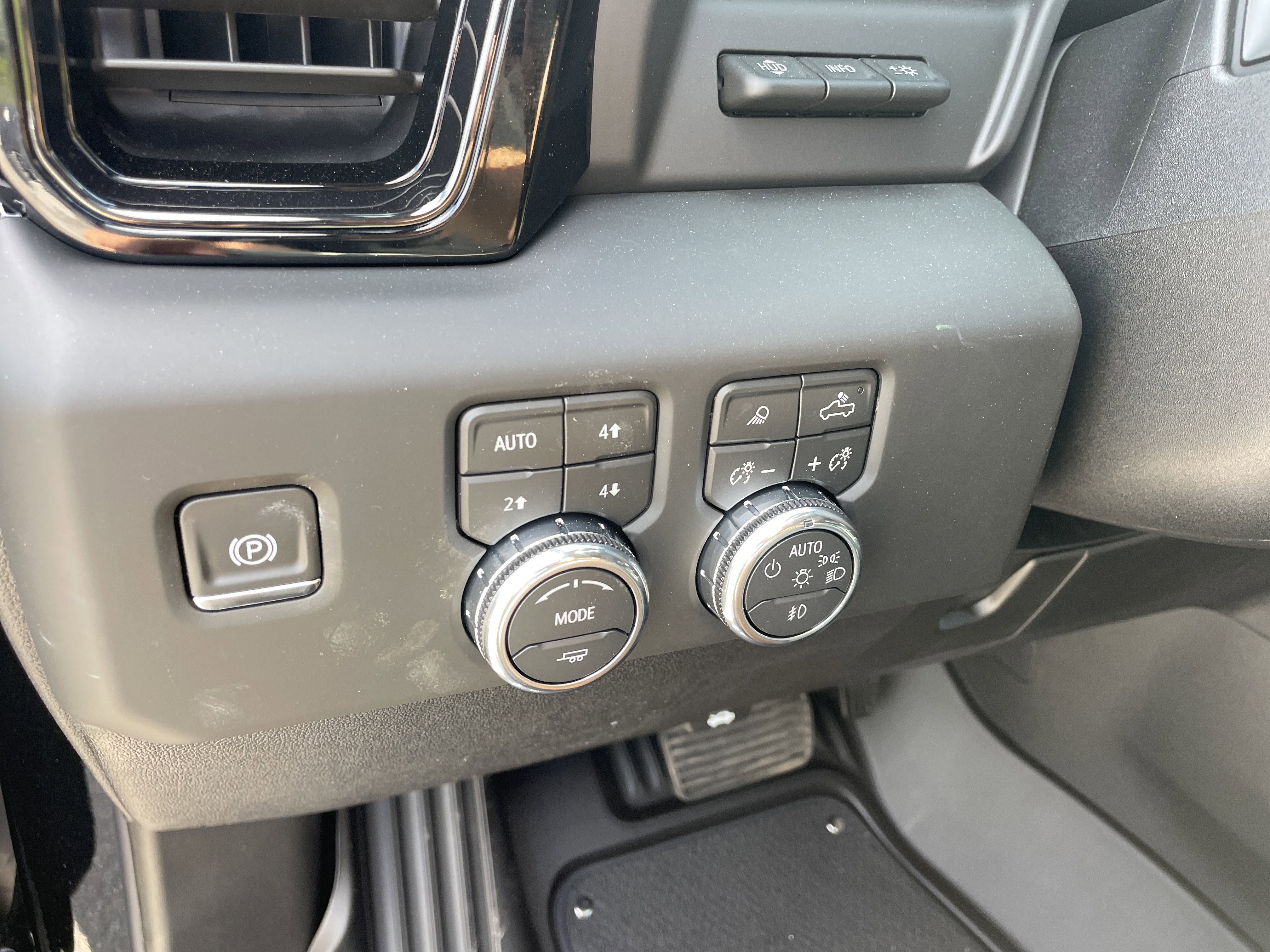 New 2026 GMC Sierra 2500 AT4 w/ AT4 Premium Plus Package image 26