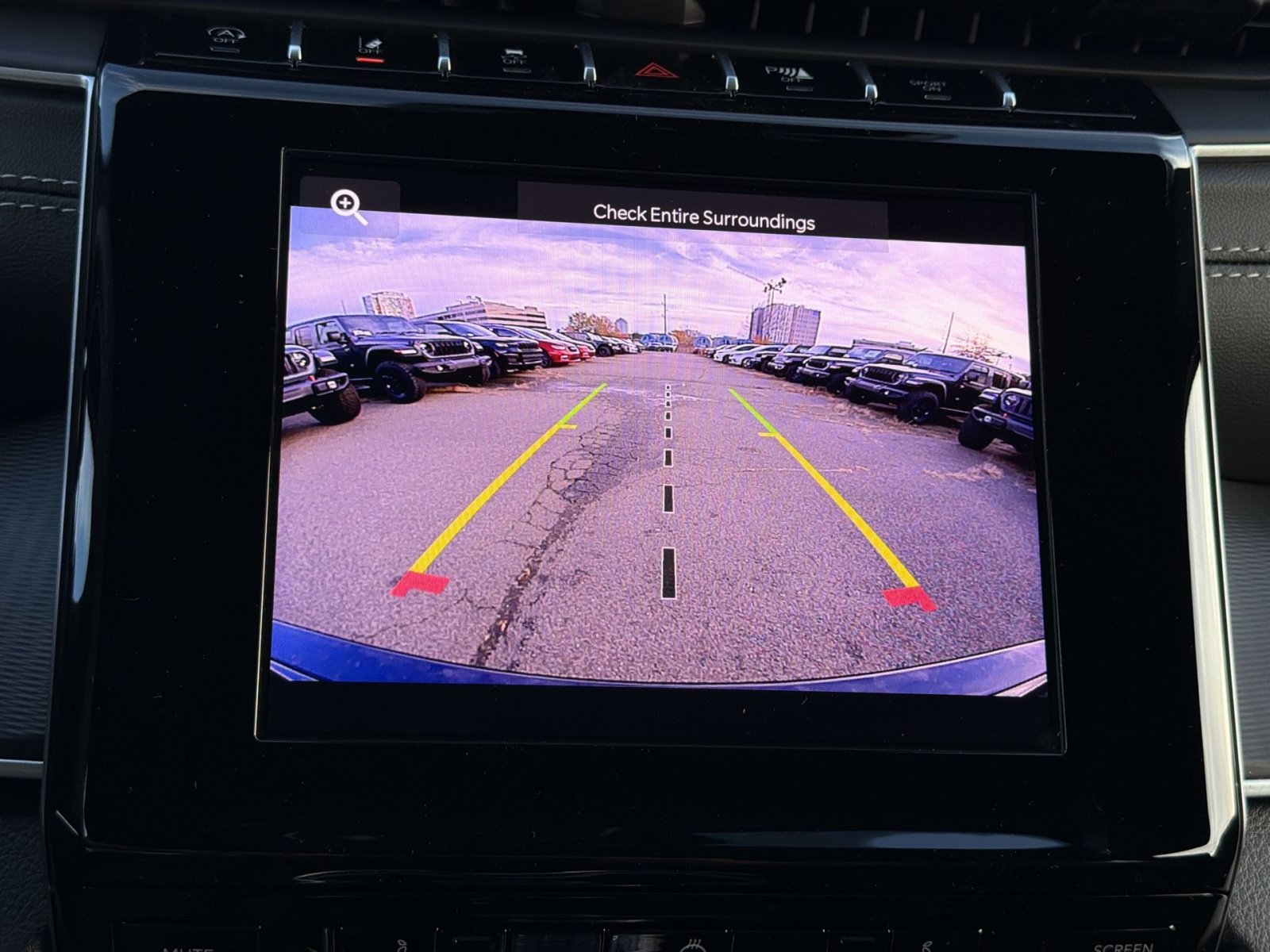 New 2025 Jeep Grand Cherokee Altitude AWD/4WD image 19