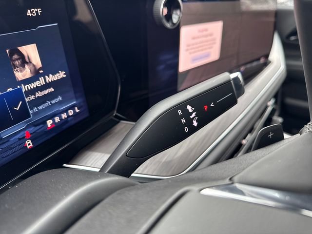 New 2026 Chevrolet Suburban LT w/ Comfort Package image 22