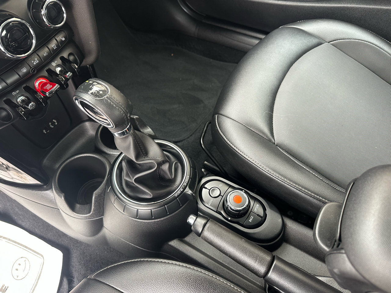 Used 2015 MINI Cooper 2-Door Hardtop image 15