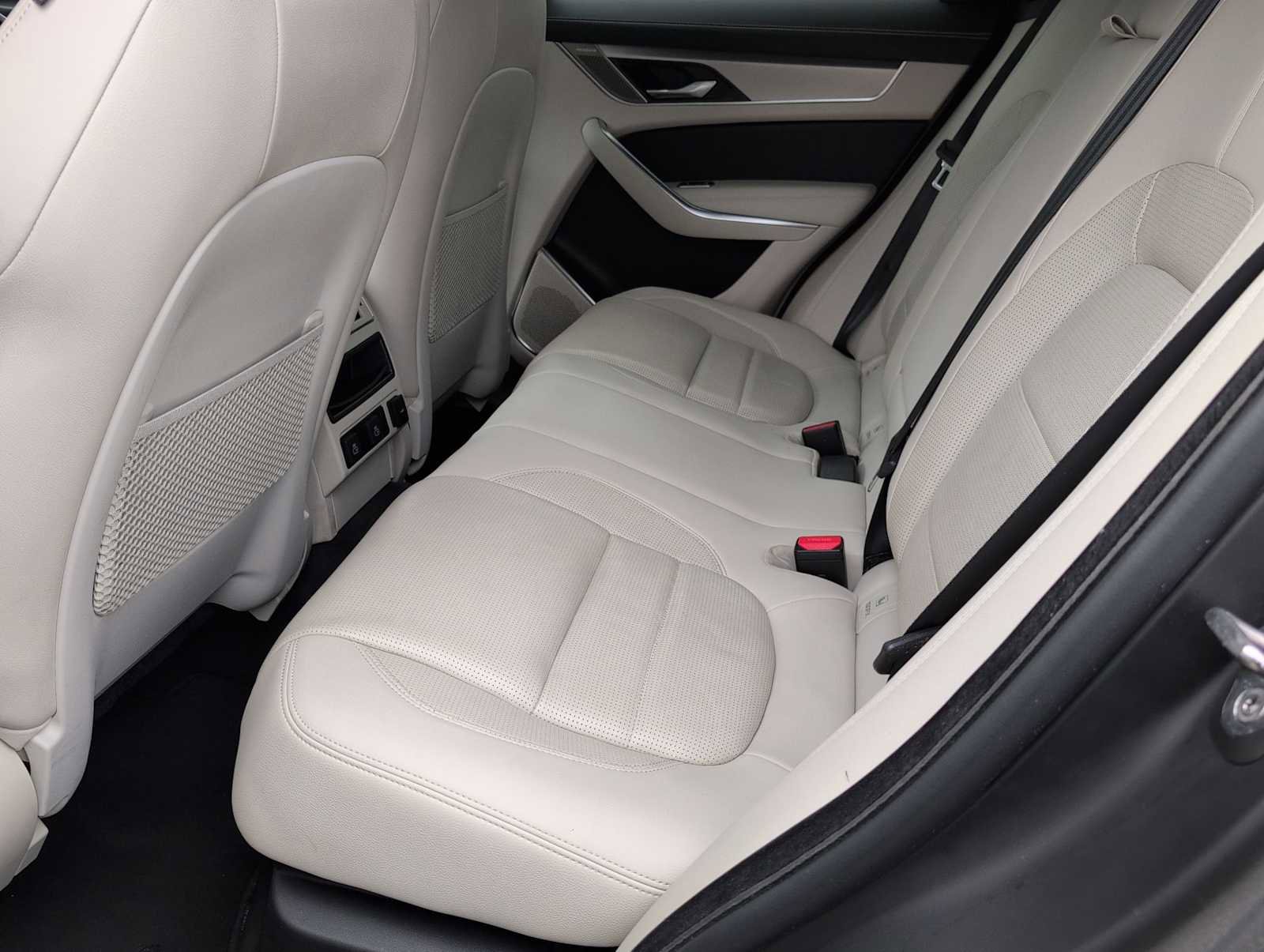 Used 2025 Jaguar F-PACE R-Dynamic S AWD/4WD image 17