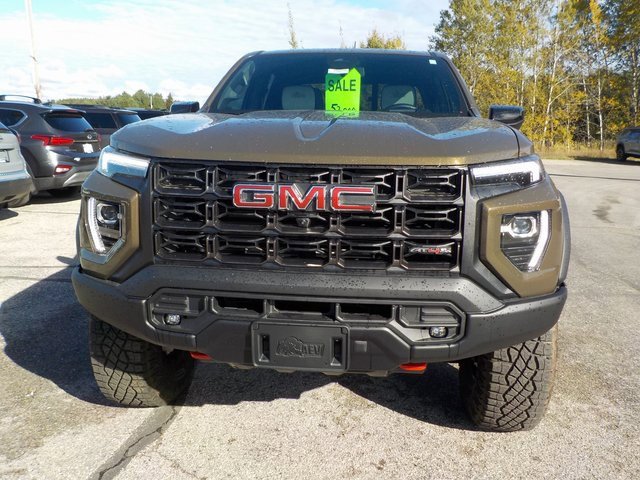 Used 2024 GMC Canyon AT4X w/ AT4X AEV Edition image 8