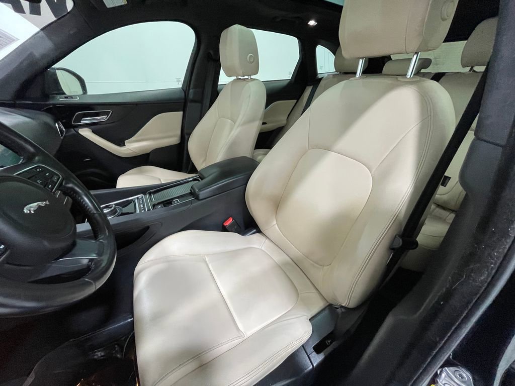Used 2020 Jaguar F-PACE Premium image 15