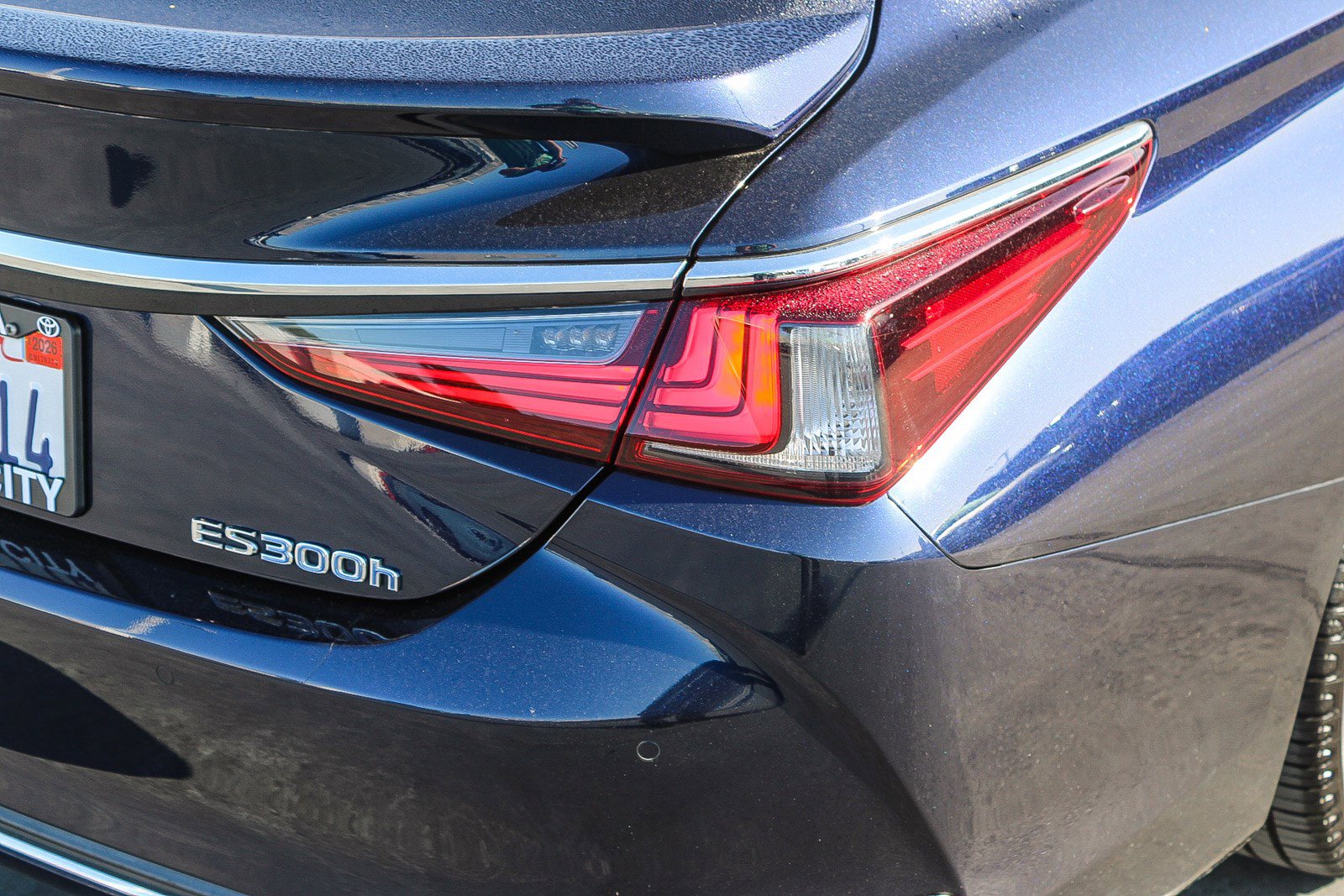 Used 2021 Lexus ES 300h w/ Premium Package image 10