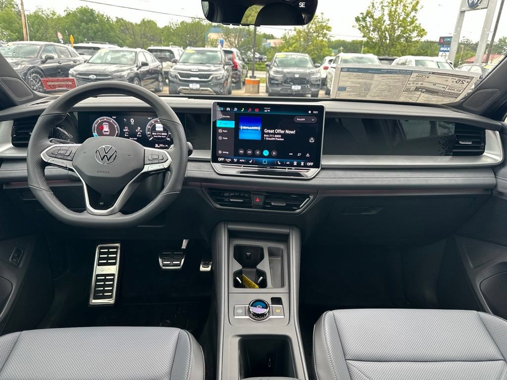 New 2026 Volkswagen Tiguan SE R-Line AWD/4WD image 12