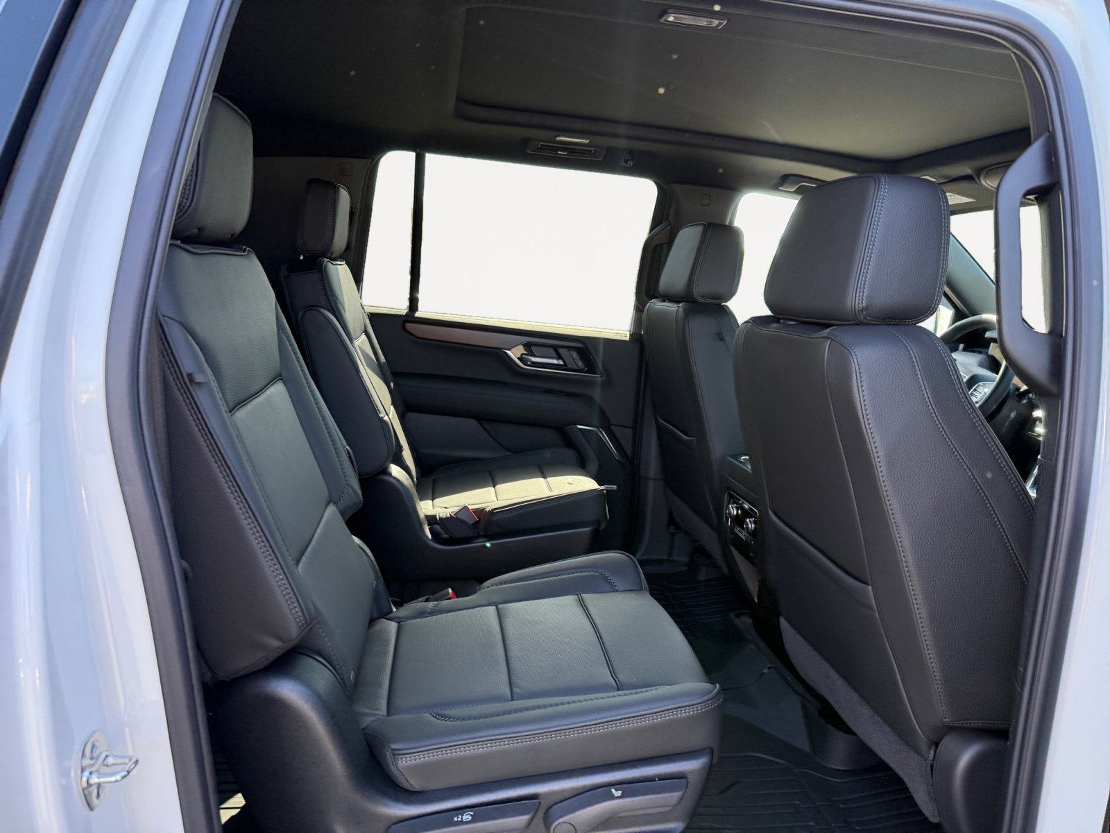 New 2026 GMC Yukon XL Denali w/ Sun & Power Step Package image 18