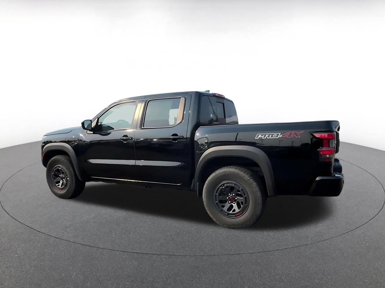 Used 2026 Nissan Frontier PRO-4X AWD/4WD image 8