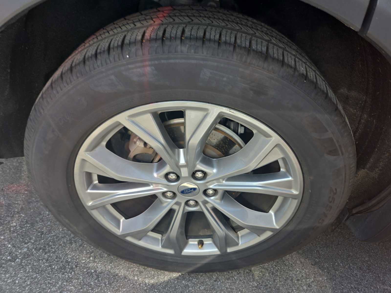 Used 2020 Ford Explorer Limited image 3