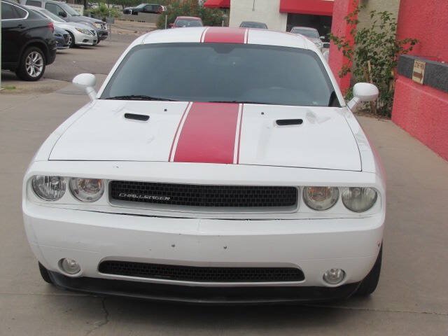 Used 2013 Dodge Challenger SXT RWD image 6