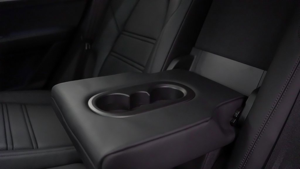 New 2025 Porsche Cayenne Coupe image 19