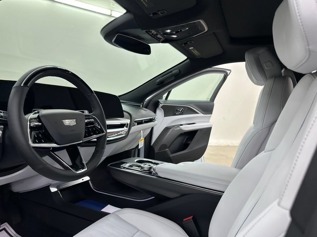 New 2026 Cadillac Lyriq Luxury AWD/4WD image 31