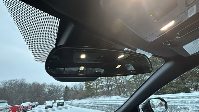 Used 2025 Toyota Camry SE image 27