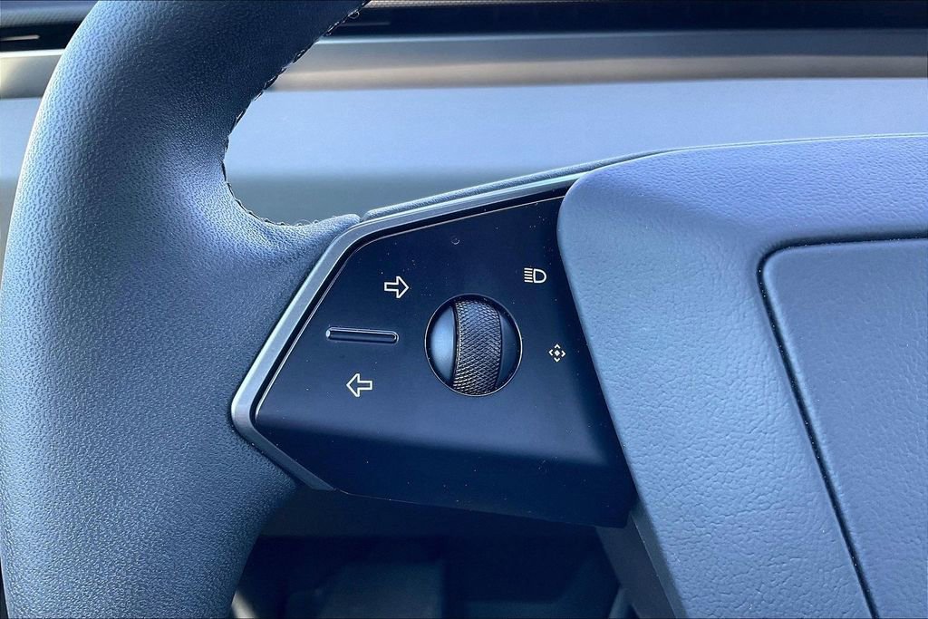 Used 2025 Tesla Cybertruck AWD Crew Cab image 18