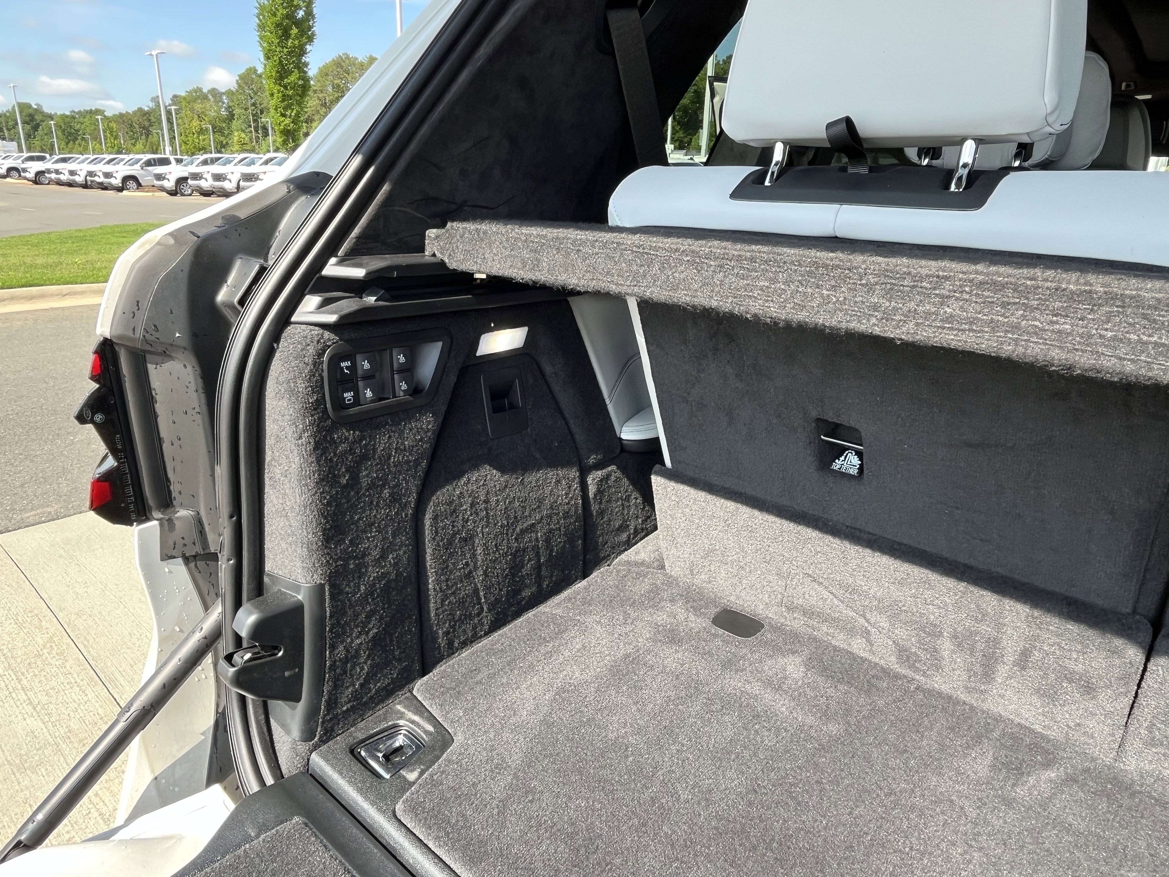 Used 2024 BMW X7 xDrive40i w/ Premium Package AWD/4WD image 31
