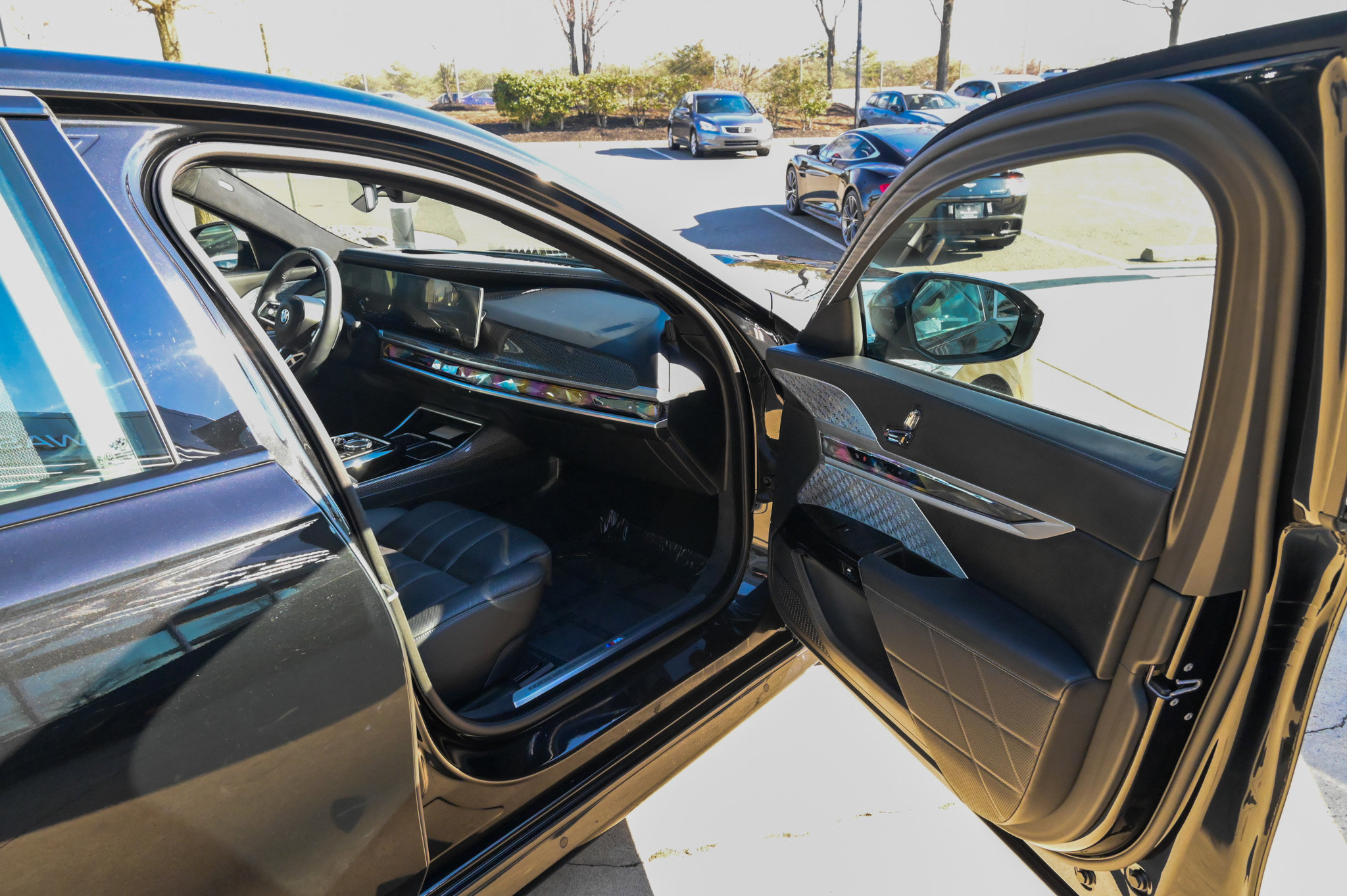 Used 2023 BMW 760i xDrive w/ Executive Package image 56