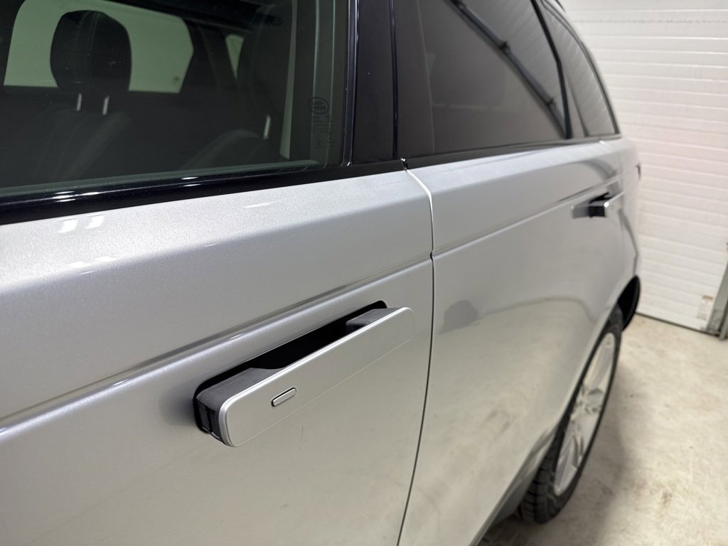 Used 2019 Land Rover Range Rover Velar S image 12