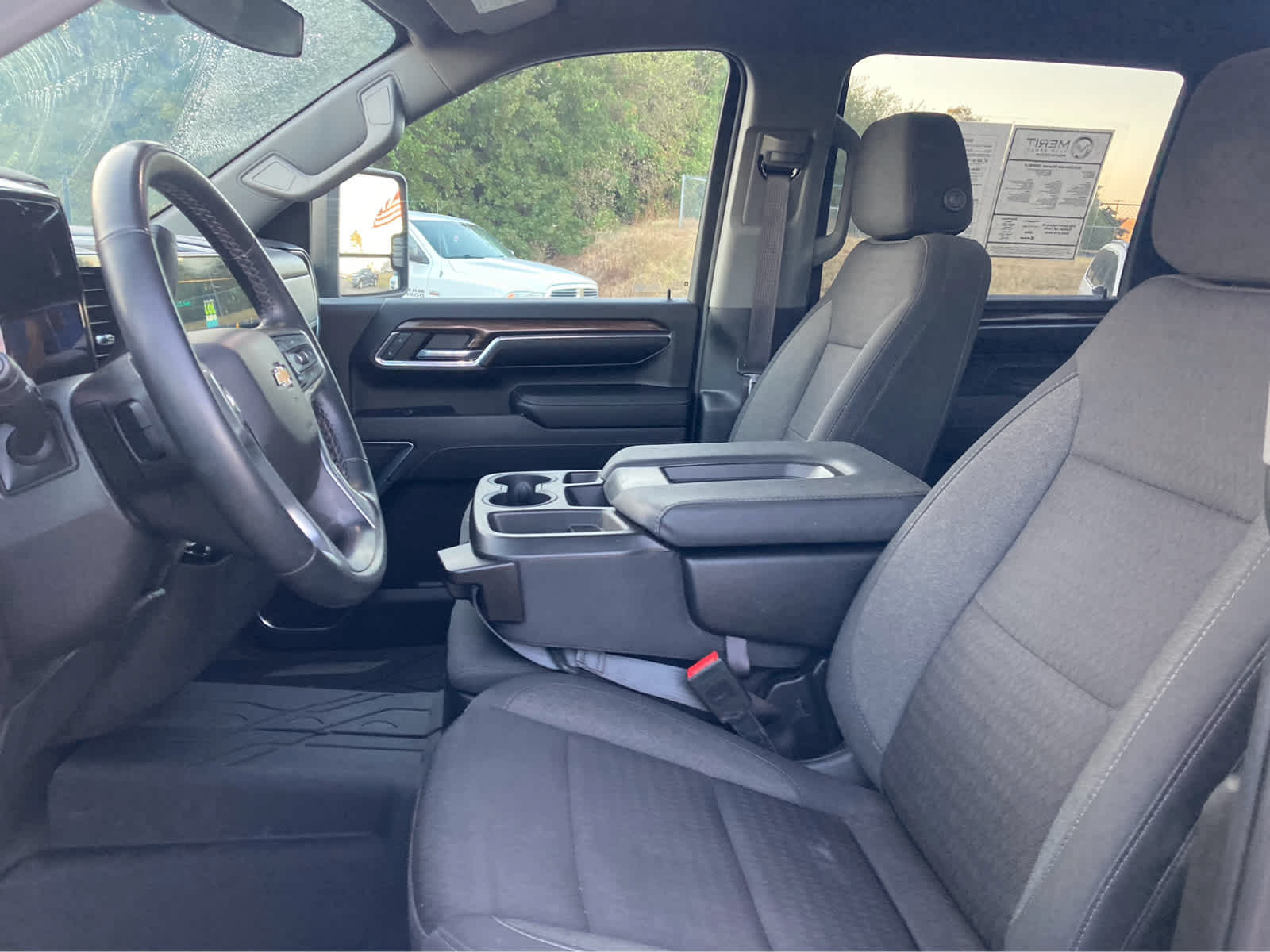 Used 2024 Chevrolet Silverado 2500 LT w/ Convenience Package AWD/4WD image 4