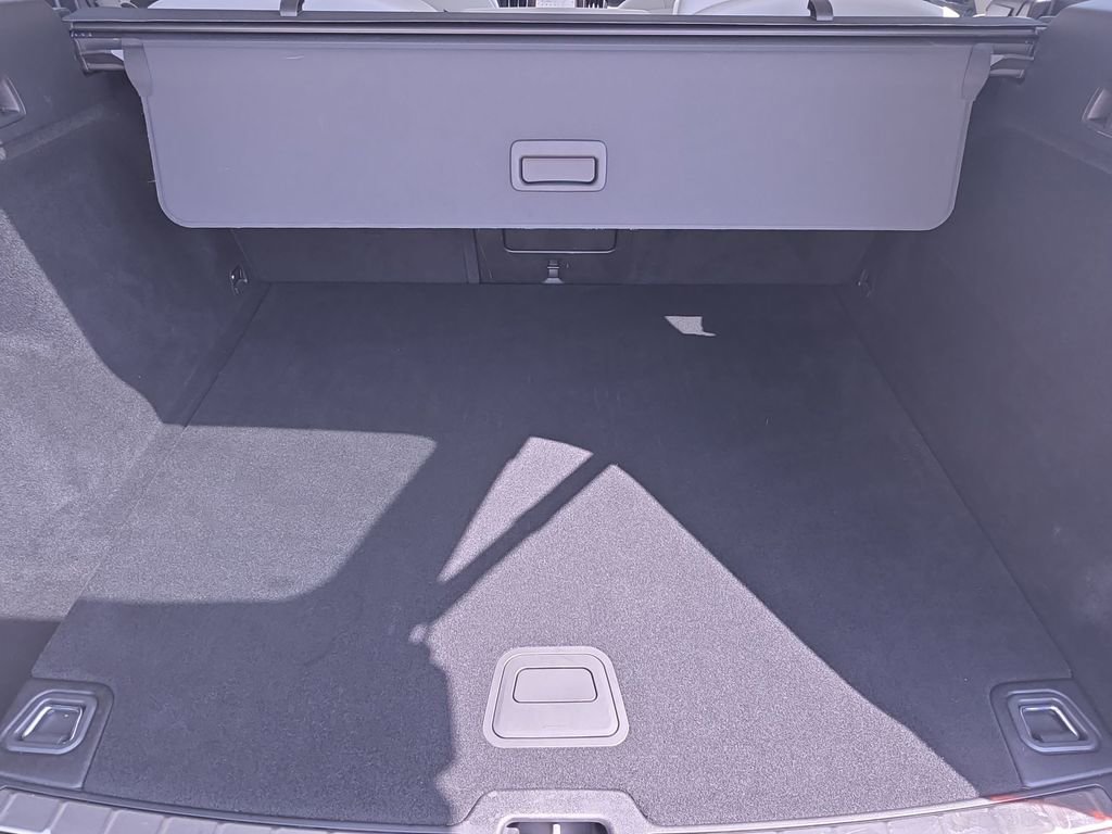 Used 2023 Volvo XC60 B5 Plus w/ Protection Package Premier FWD image 5