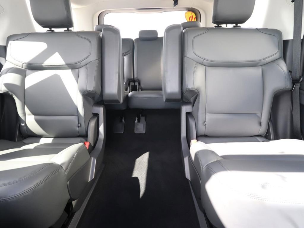 New 2026 Ford Expedition Active image 12