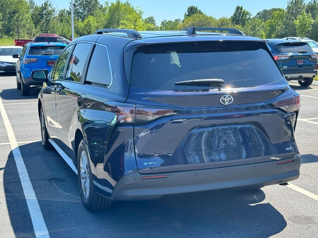 New 2026 Toyota Sienna XLE FWD image 6
