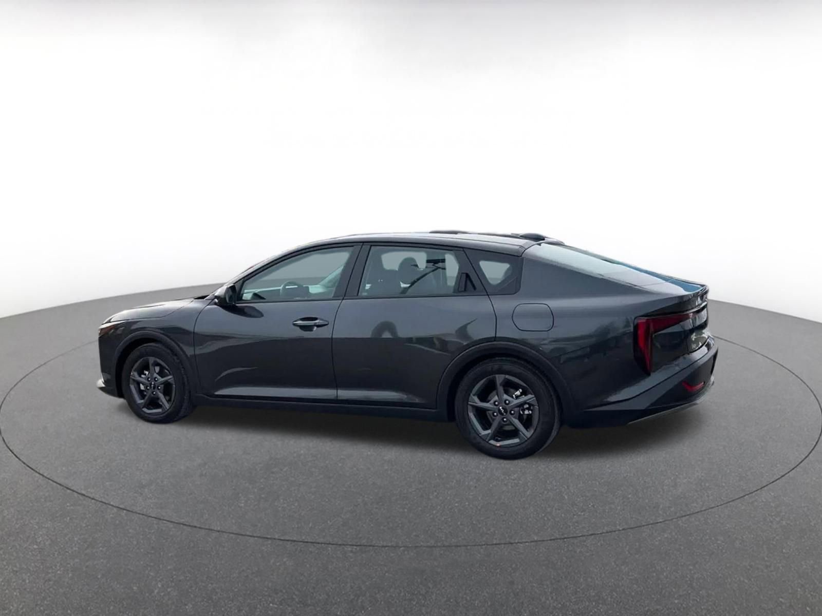 Used 2025 Kia K4 LXS image 10