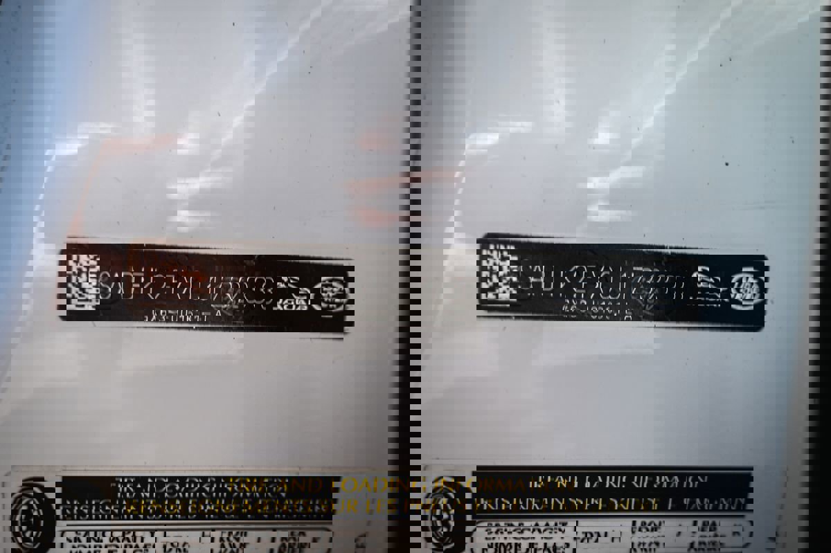 Used 2018 Jaguar E-PACE image 20