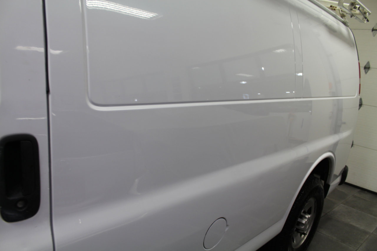 Used 2017 Chevrolet Express 2500 image 29