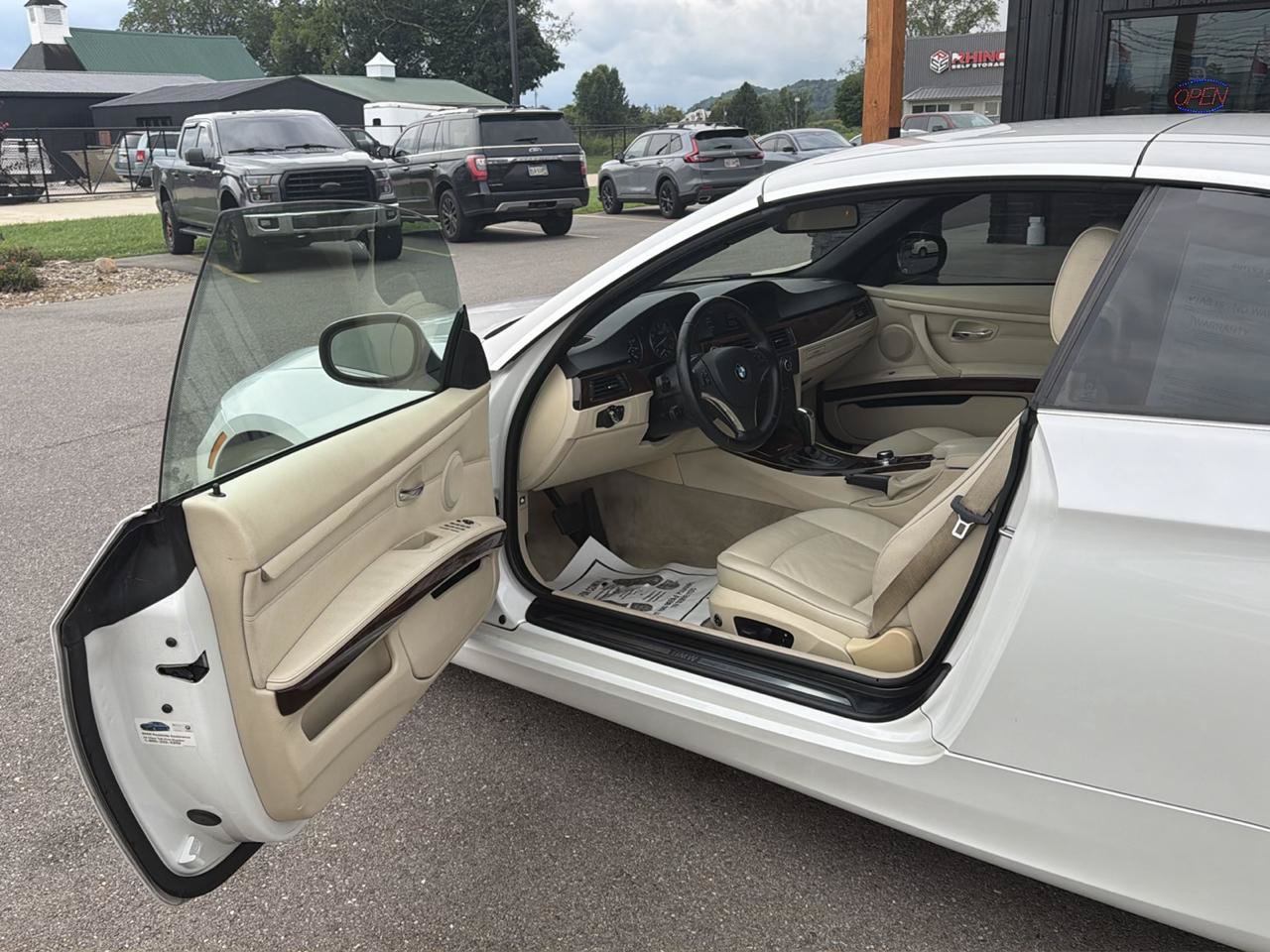 Used 2013 BMW 328i Convertible RWD image 7