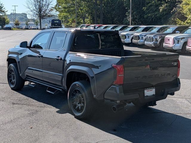 Used 2025 Toyota Tacoma SR5 AWD/4WD image 5