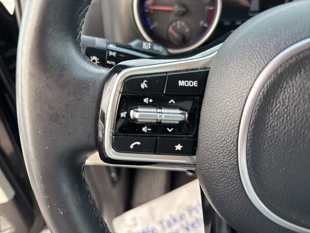 Used 2023 Kia Carnival LX image 23