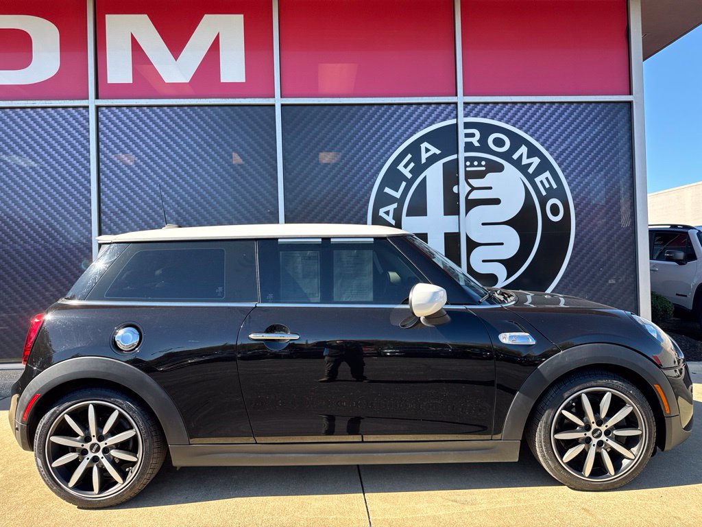 Used 2021 MINI Cooper S w/ Premium Package FWD image 4