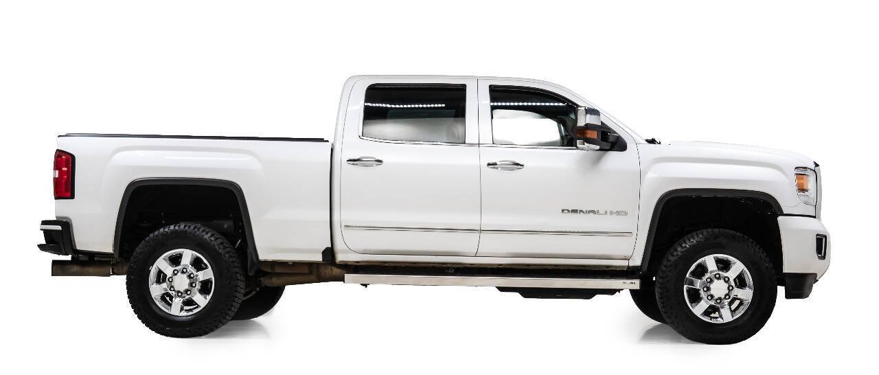Used 2018 GMC Sierra 3500 Denali w/ Duramax Plus Package AWD/4WD image 5