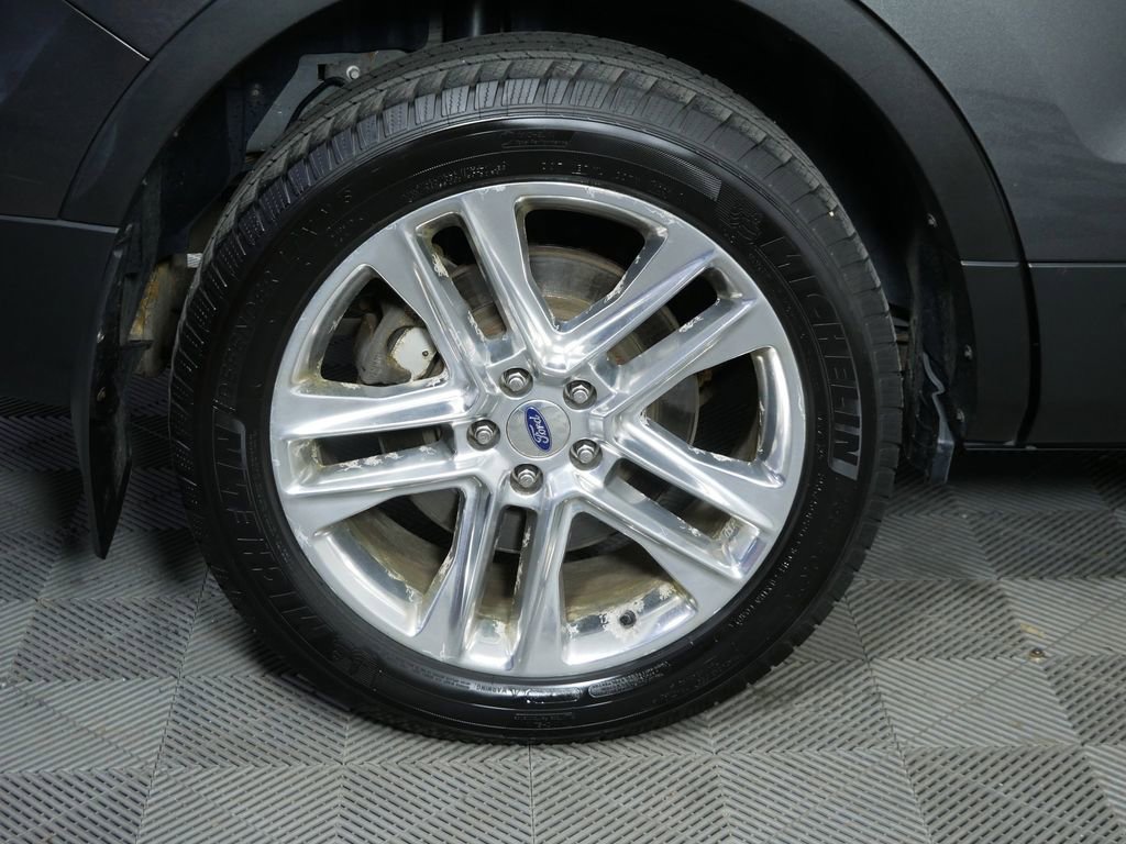 Used 2016 Ford Explorer XLT w/ Equipment Group 202A AWD/4WD image 11