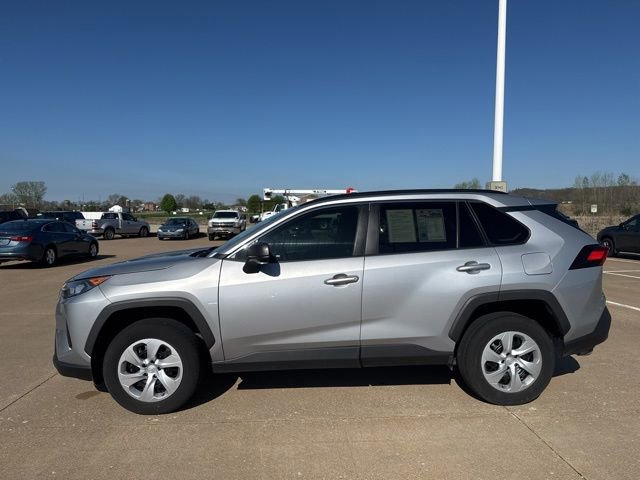 Used 2019 Toyota RAV4 LE image 6
