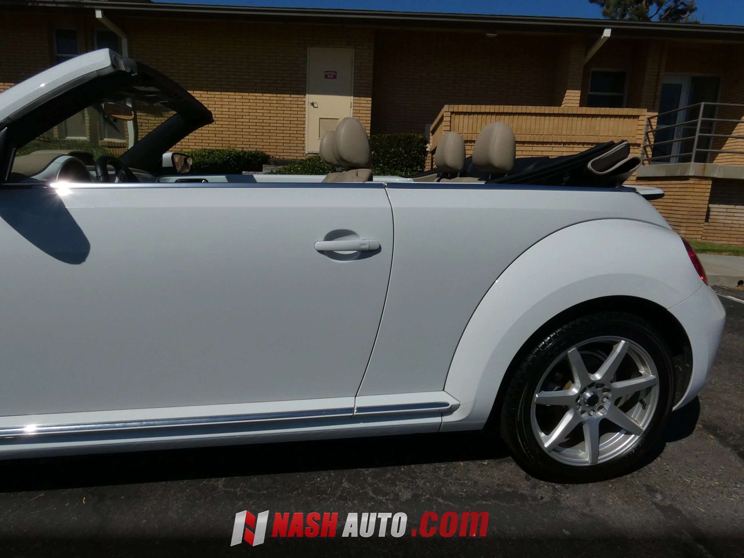 Used 2014 Volkswagen Beetle TDI FWD image 14