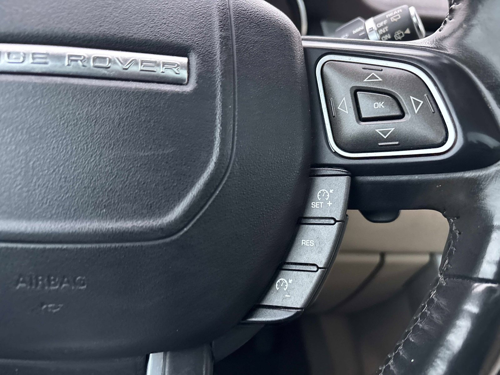 Used 2017 Land Rover Range Rover Evoque SE AWD/4WD image 26