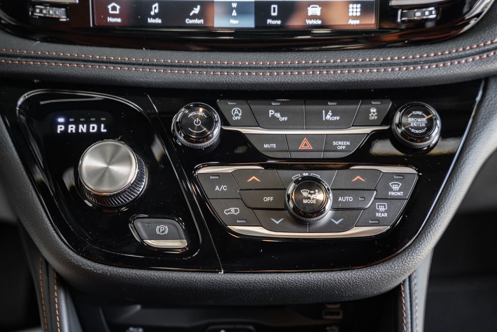 New 2026 Chrysler Pacifica Pinnacle FWD image 22