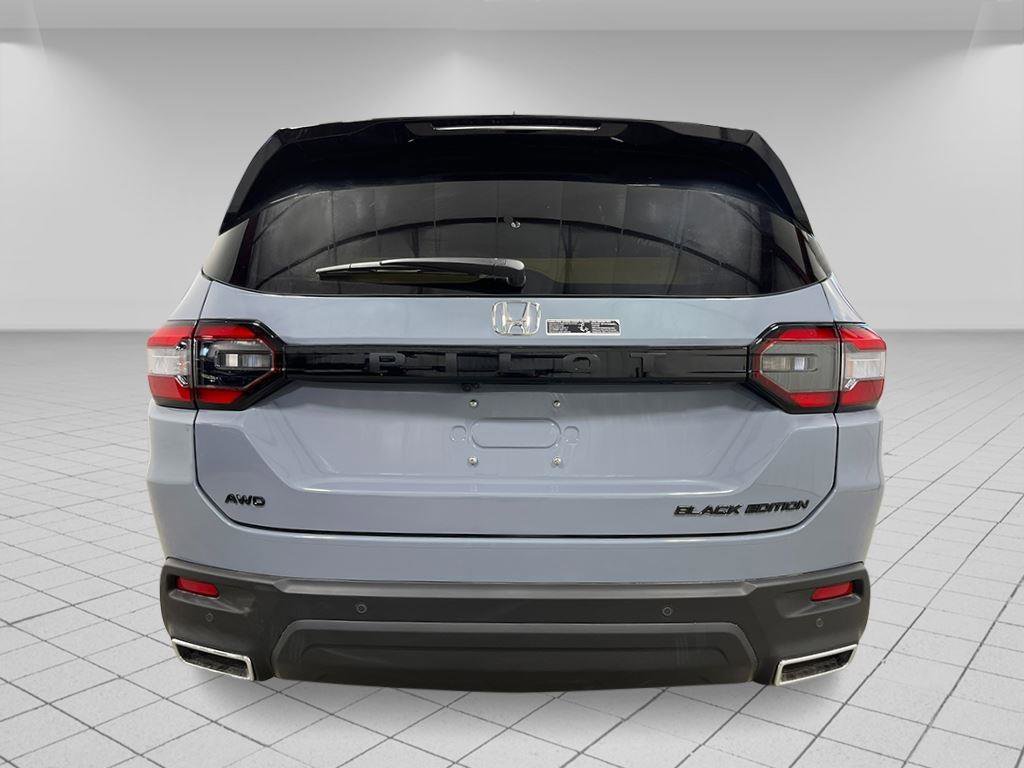 New 2025 Honda Pilot Black Edition image 4